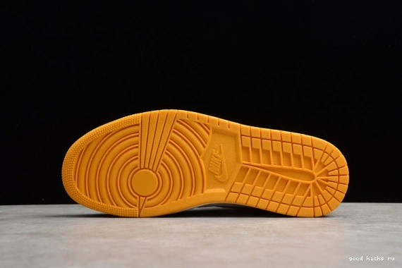 AR1020-700 Air AR1020-700 'Yellow OG Toe' High Jordan 1 Retro 0217